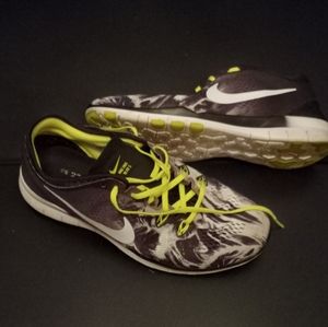 nike mens size 10.5 "free running shoes"